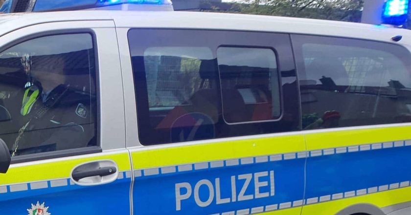 Polizeiwagen mit Insassen