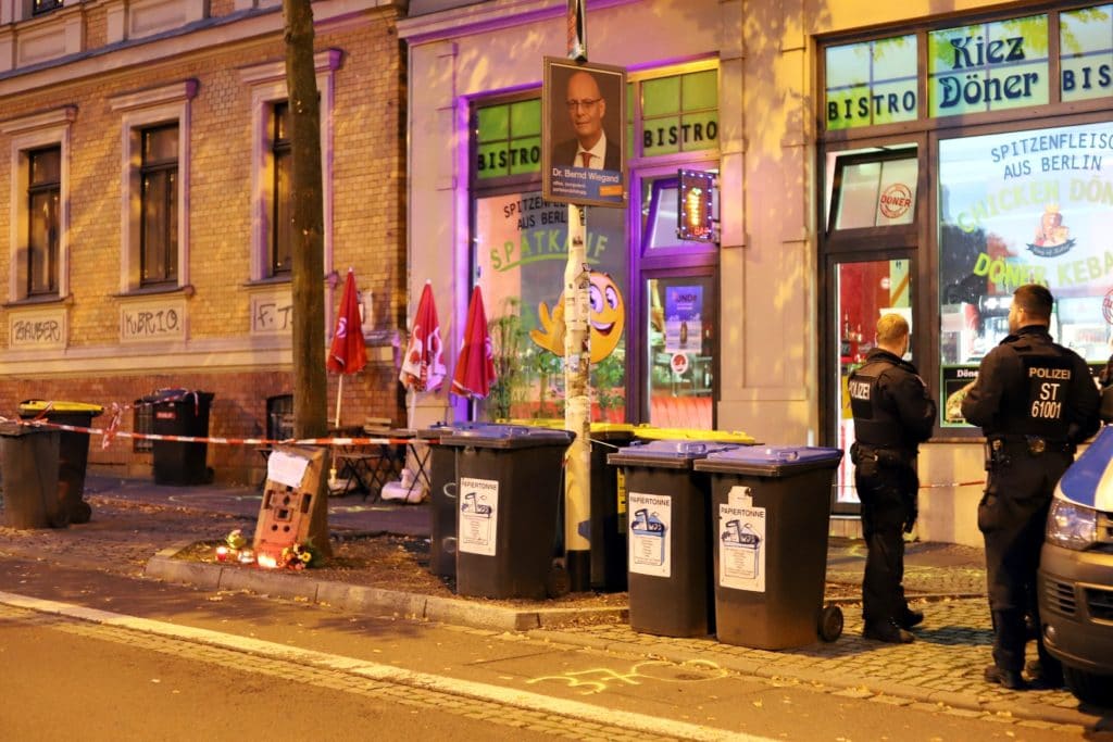 Über 150 Einsatzkräfte ermitteln nach Anschlag in Halle | City-News.de