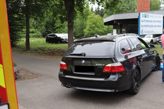 Kind Rettungswagen Verkehrsunfall Krankenhaus BMW Vermillionring, Kind bei Verkehrsunfall schwer verletzt – Ratingen –, City-News.de