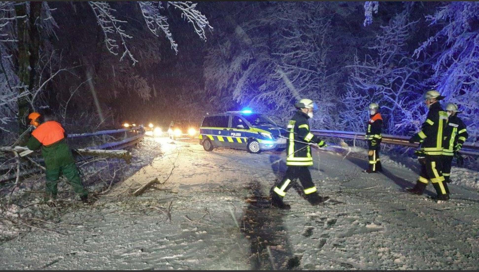 königswinter, Schneetief sorgt für Feuerwehreinsätze in Königswinter, City-News.de