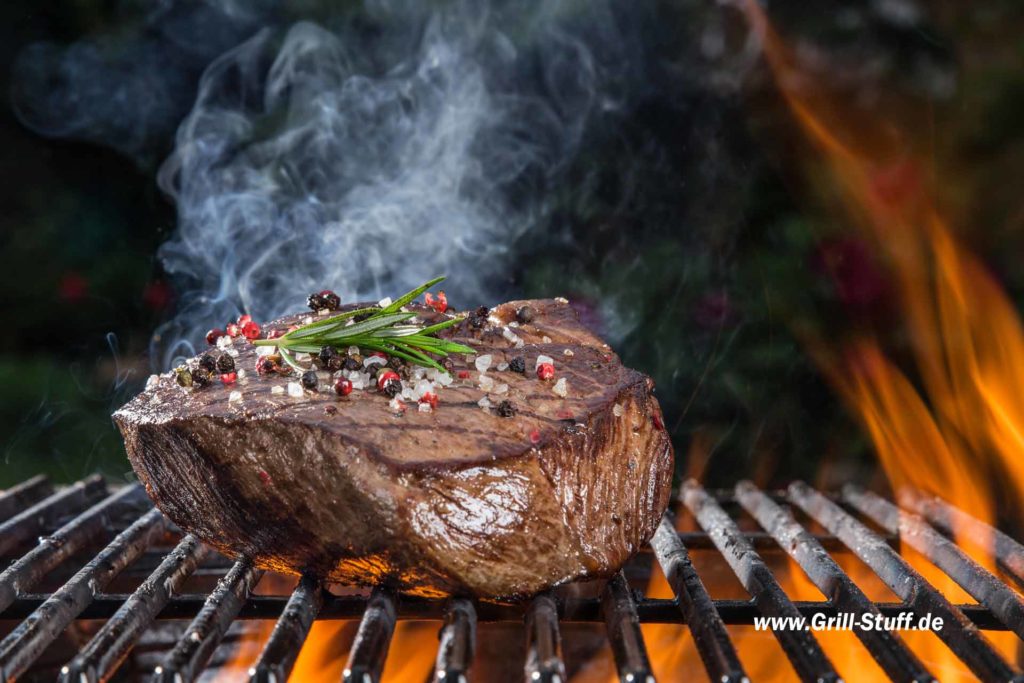 Das perfekte Grill Steak auf dem Holzkohlegrill