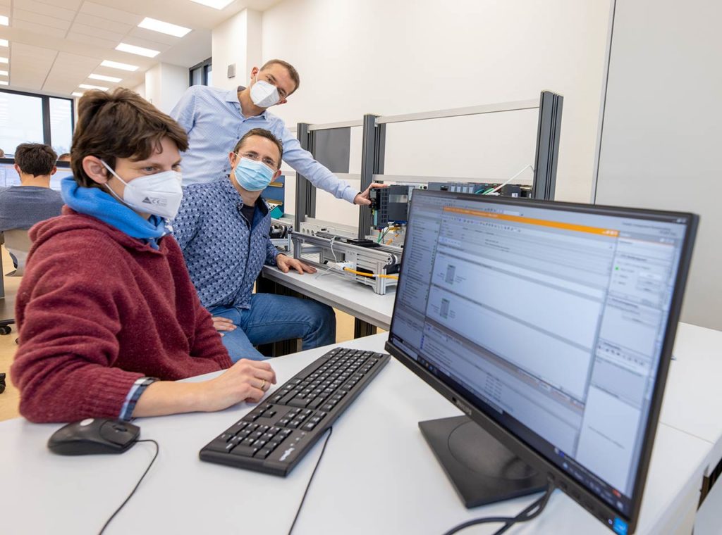 Lehrkräfte an Berufskollegs in NRW sollen auf dem neuesten Stand der Technik bleiben