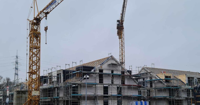 Auf dem Foto sehen Sie eine Baustelle