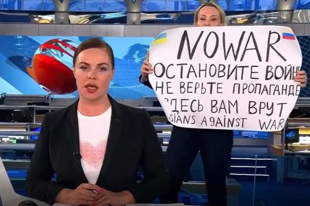 Auf dem Foto sehen Sie den Protest im Russischen Fernsehen am 14.03.2022