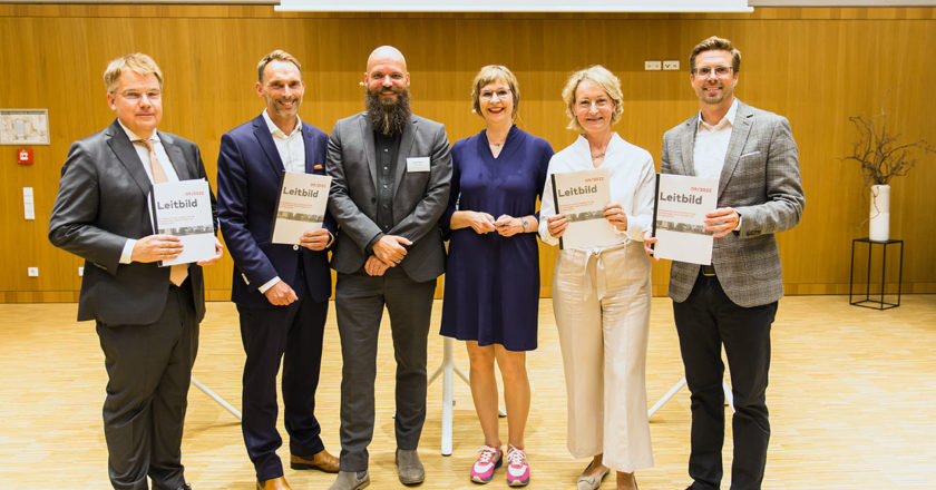 Das Foto zeigt v.l. Dr. Frank Wenzel, Dr. Manfred Janssen, Jens Nußbaum, Petra Voßebürger, Annett Polster und Andree Haack
